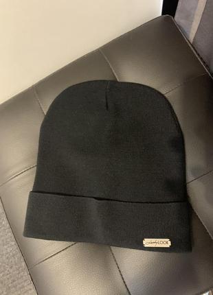 Женская чёрная шапка «lucky look”, размер one size