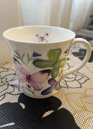 Чашка виготовлена компанією rose of england з тонкої кістяної порцеляни та розроблена у великобританії.