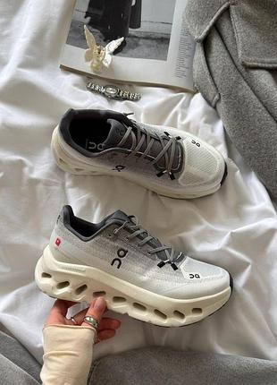 Женские серые кроссовки loewe on cloudtilt grey white х лойве 37