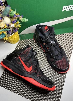 Оригінальні кросівки nike