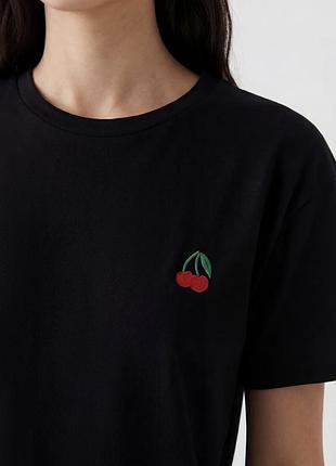 Футболка із 🍒 вишнями