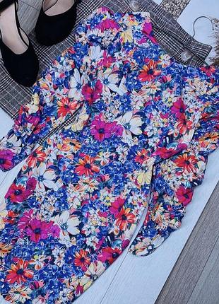 Бавовняна сукня zara xs літня сукня футляр коротке плаття в квітковий принт плаття зара з вирізом на спині
