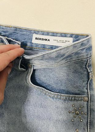 Стильные новые джинсы на высокой талии bershka