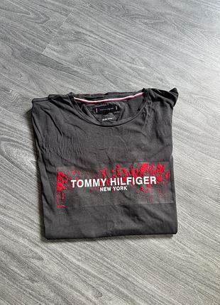 Футболка чорна tommy hilfiger розмір хл
