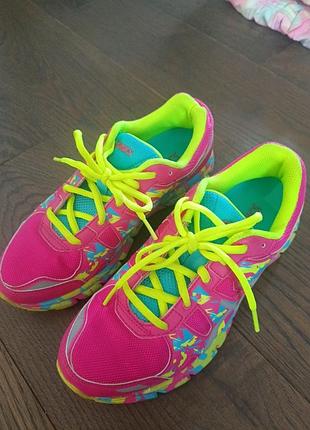Кроссовки asics