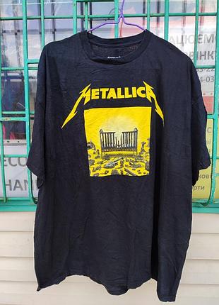 Стильная футболка metallica