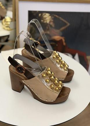 Кожаные босоножки сабо на платформе и деревянном каблуке  pollini