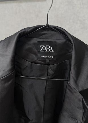 🖤 елегантний чорний укорочений піджак zara зі сатиновими деталями