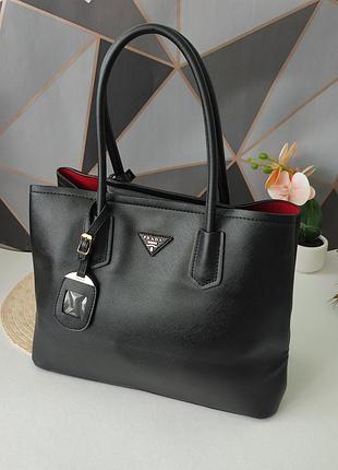 Женская сумочка в стиле prada