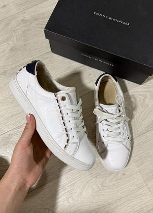 Кросівки жіночі tommy hilfiger білі 36 шкіра
