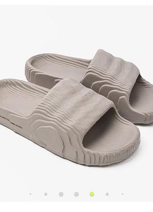 Шльопанці шльопки тапки adidas adilette 22 slides grey hq4670