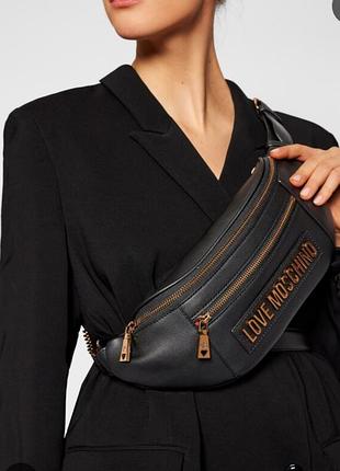 Сумка бананка love moschino💙