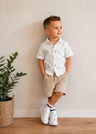 Стильный летний набор для мальчика на 2-3 года тенниска и бежевые шорты zara