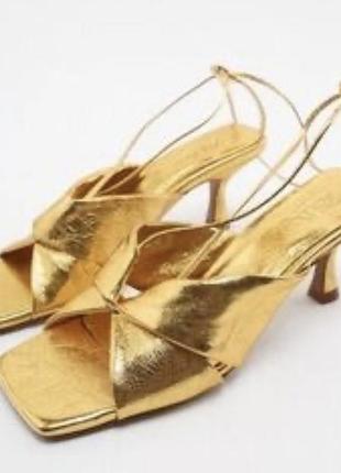Нові шкіряні босоніжки від zara ( розмір 38 )