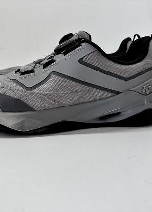 Кросівки descente