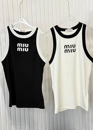 Майка miu miu у фірмовому мінімалістичному дизайні 🖤🤍
