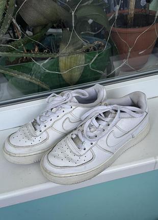 Кросівки nike air force жіночі білі кросівки nike air force