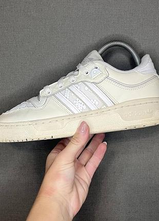 Кроссовки adidas 38 р