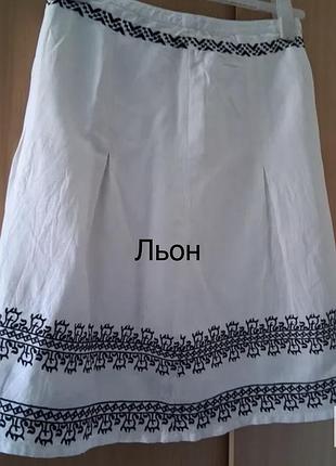 Біла лляна спідниця з вишивкою