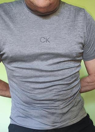 Сток стильная фирменная футболка бренд.calvin klein.м