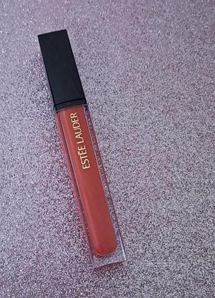 Блиск для губ
estee lauder 
глянцевый