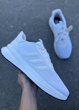 Adidas кроссовки оригинал 46 размер белые новые