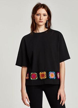M ефектна дизайнерська жіноча чорна футболка zara trafaluc з в'язаним декором бабусині квадрати ✨