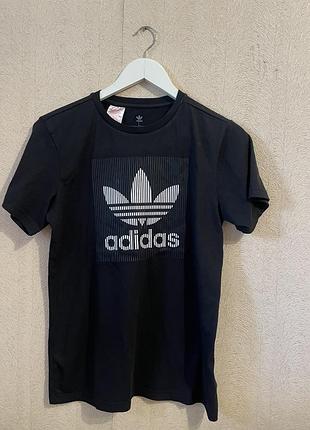 Футболка adidas дитяча чорна