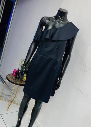 Элегантное черное платье f&f black с воланом на одно плечо (uk 16)