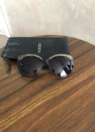 Сонцезахисні окуляри guess