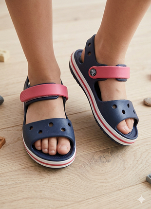 Стильные детские босоножки crocs