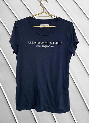 Женская футболка abercrombie &amp; fitch m l оригинал аберкромби стан идеал 46 48 темно-синяя хлопковая с вышивкой надписью летняя