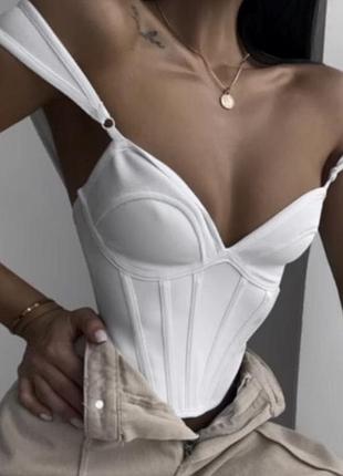Топ корсет  prettylittlething