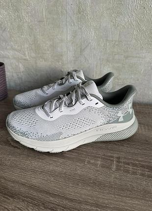 Фірмові кросівки under armour