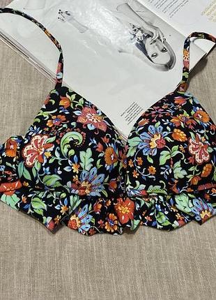 Calzedonia крутий яскравий верх від купальника якісного бренду