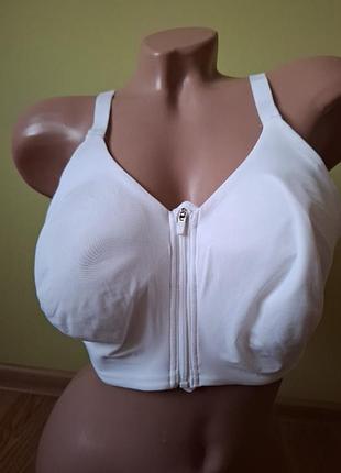 Бюстгальтер 90в