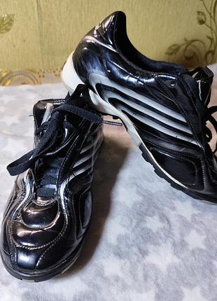 Кросівки спортивні adidas для футболу чоловічі 38 розмір