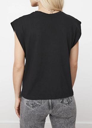 Футболка zara жіноча базова, бавовняна, чорна, прямого крою, круглий виріз, без рукавів ( опущене плече), розмір м.