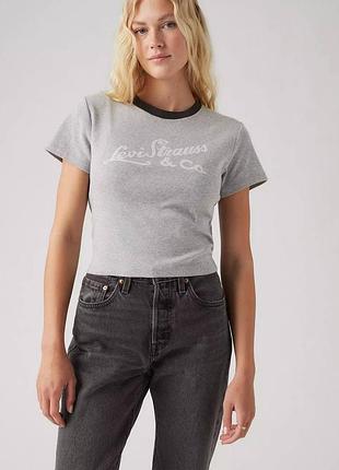 Футболка укорочена жіноча levi's slim fit, дуже добре тягнеться розмір л a87980021