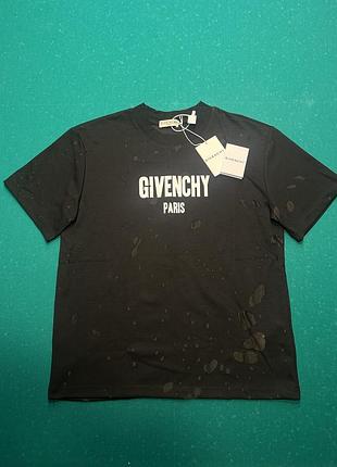 Футболка givenchy