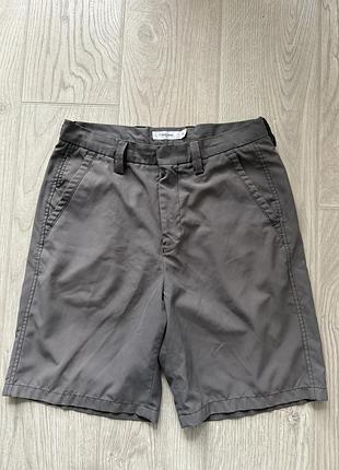 Шорти calvin klein golf сірого кольору. розмір 32.(оригінал)