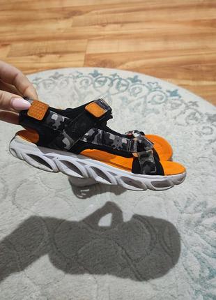 Босоножки skechers,в идеальном состоянии