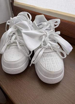 Жіночі кросівки nike air force 1 '07 lx 'white bow