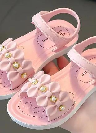 Великолепные брсоножки для девочки