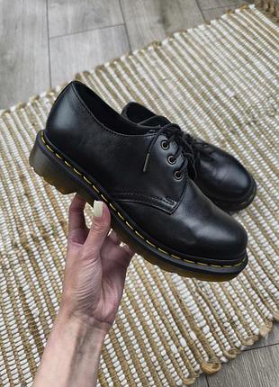 Туфлі dr. martens