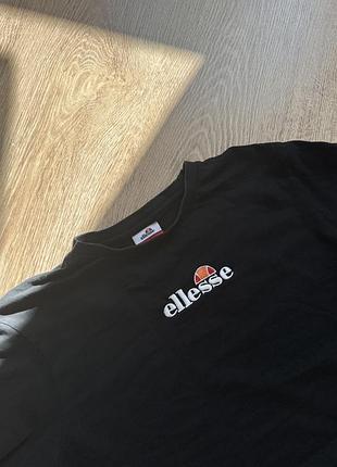 Топ ellesse