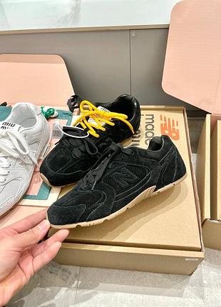 Кросівки miunew balance чорні з жовтими шнурками