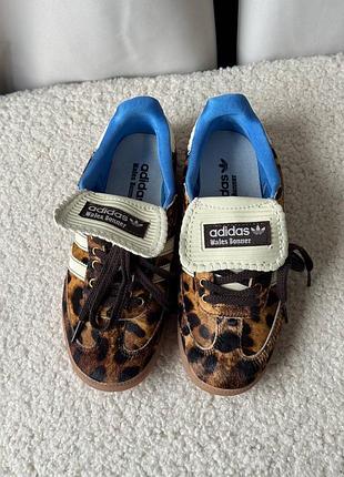Коосівки леопардові з синім  adidas samba pony x wales bonner