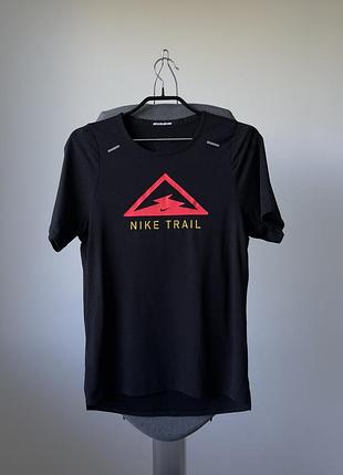 Чоловіча футболка nike trail