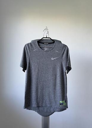 Чоловіча спортивна футболка nike